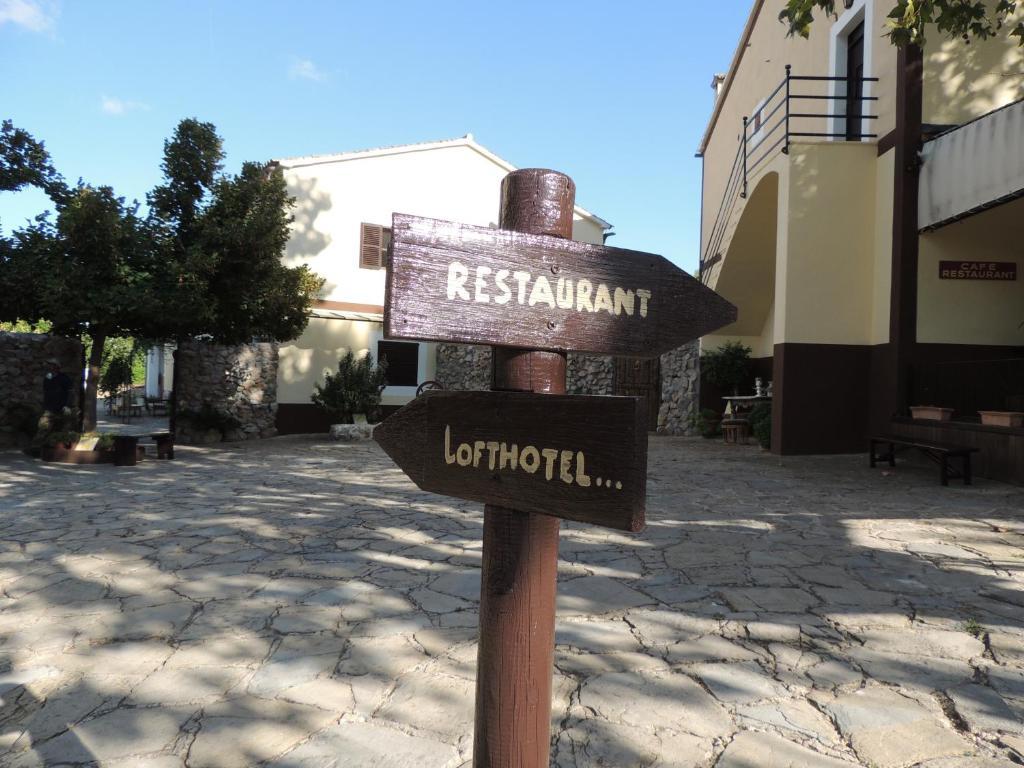 Loftotel Canet Esporles Exteriör bild